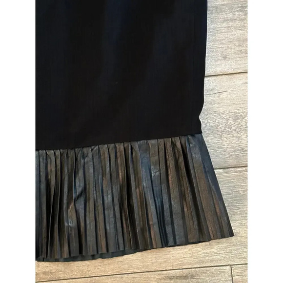 Oscar by Oscar De La Renta Black Pleated Hem pinstripe Skirt Size 16 - Picture 2 of 7